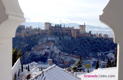 Alhambra nevada desde la mezquita del Albaicn
Granada